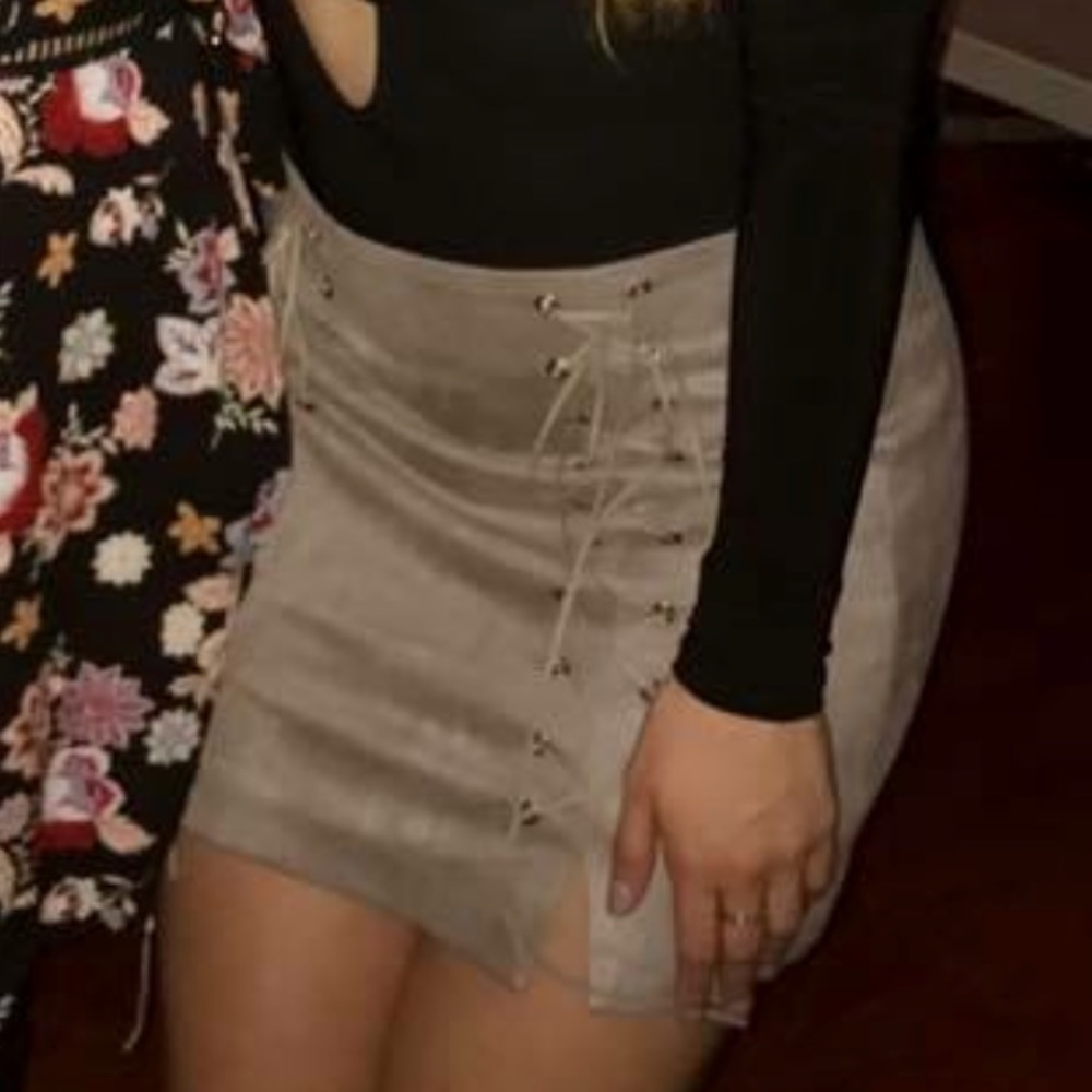 KITTENISH SKIRT!